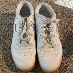 Reebok size 7.5 white tennis shoes